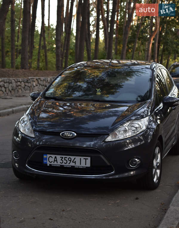 Хэтчбек Ford Fiesta 2010 в Черкассах