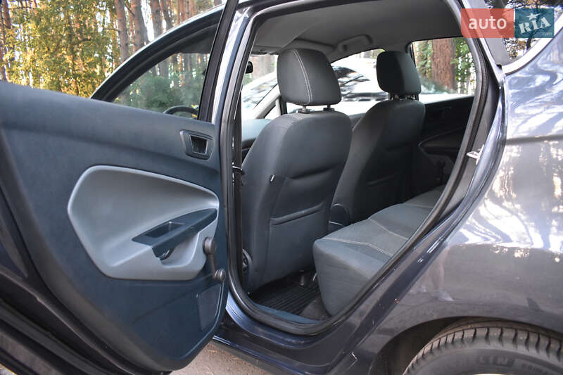 Хэтчбек Ford Fiesta 2010 в Черкассах