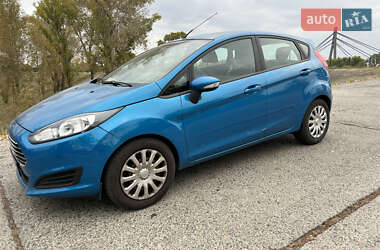 Хетчбек Ford Fiesta 2015 в Києві