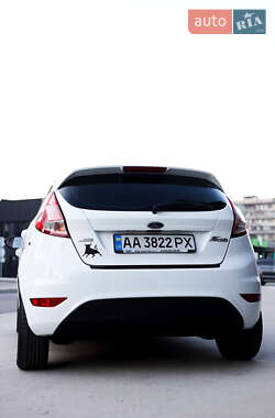 Хэтчбек Ford Fiesta 2013 в 