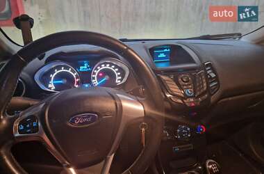 Хэтчбек Ford Fiesta 2013 в 
