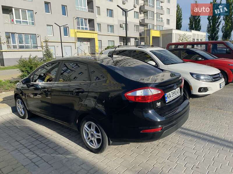 Седан Ford Fiesta 2018 в Виннице