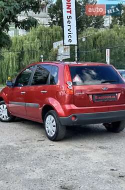 Хэтчбек Ford Fiesta 2006 в 