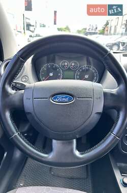 Хэтчбек Ford Fiesta 2006 в 