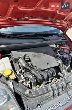 Хэтчбек Ford Fiesta 2006 в 