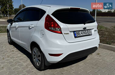 Хэтчбек Ford Fiesta 2012 в 