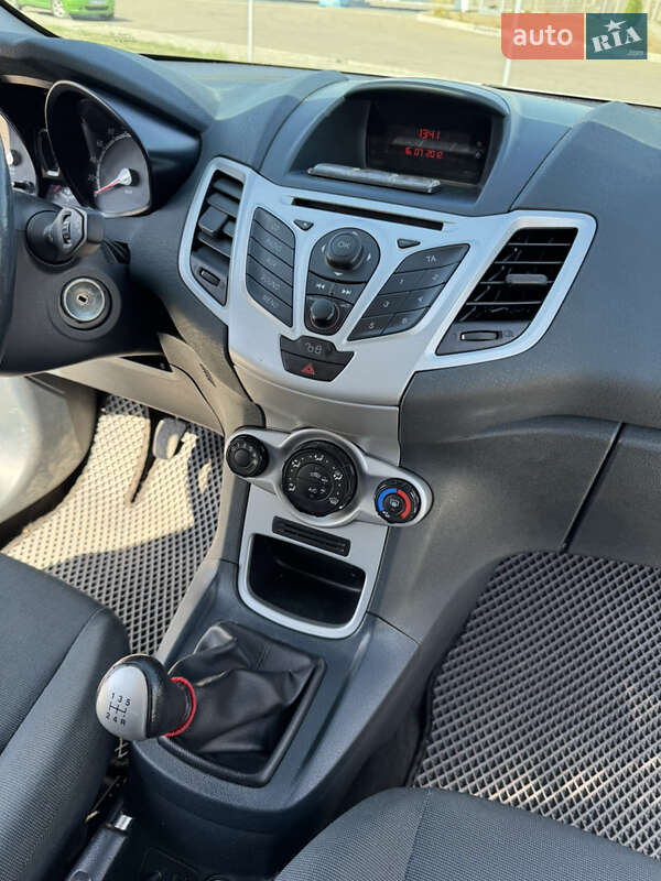 Хэтчбек Ford Fiesta 2012 в Вознесенске