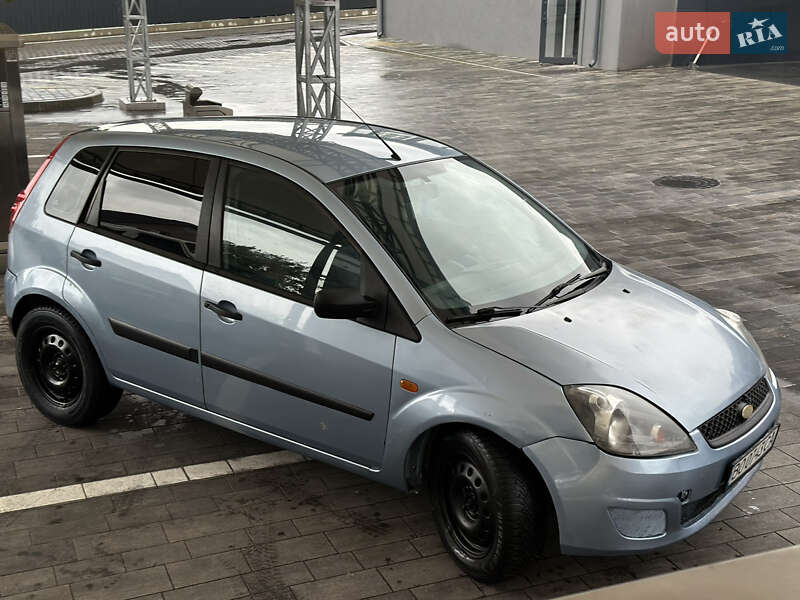 Хэтчбек Ford Fiesta 2005 в Луцке
