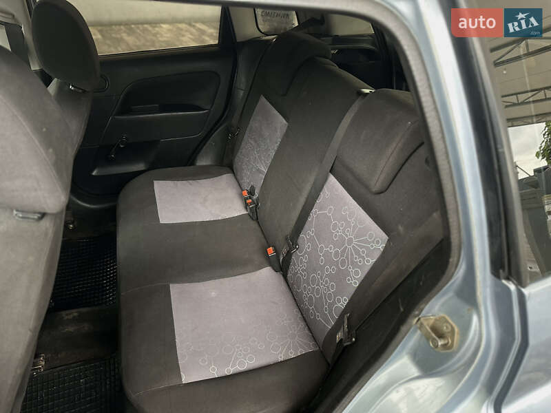 Хэтчбек Ford Fiesta 2005 в Луцке