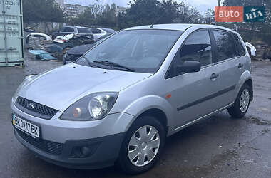 Хэтчбек Ford Fiesta 2006 в 