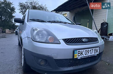 Хэтчбек Ford Fiesta 2006 в 