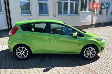 Хэтчбек Ford Fiesta 2015 в 