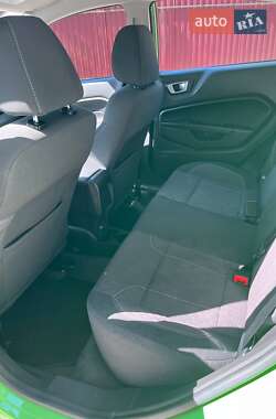 Хэтчбек Ford Fiesta 2015 в 