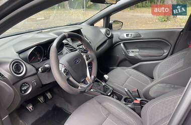 Хэтчбек Ford Fiesta 2017 в 