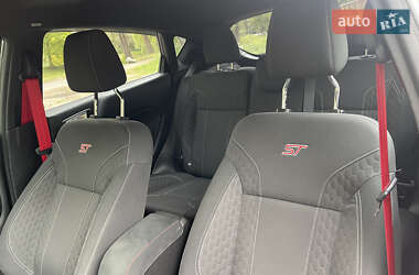 Хэтчбек Ford Fiesta 2017 в 