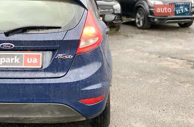Хэтчбек Ford Fiesta 2012 в 