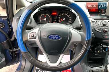 Хэтчбек Ford Fiesta 2012 в 
