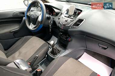Хэтчбек Ford Fiesta 2012 в 