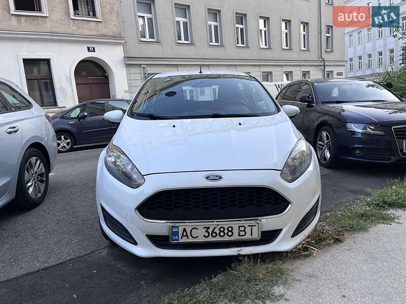 Хэтчбек Ford Fiesta 2016 в Луцке