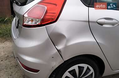 Хэтчбек Ford Fiesta 2015 в 