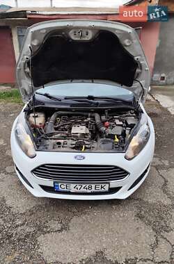 Хэтчбек Ford Fiesta 2015 в 