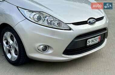 Хэтчбек Ford Fiesta 2009 в 
