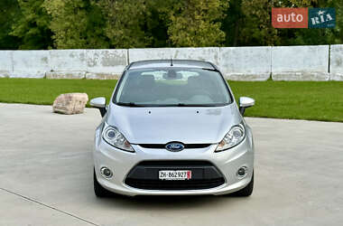 Хэтчбек Ford Fiesta 2009 в 