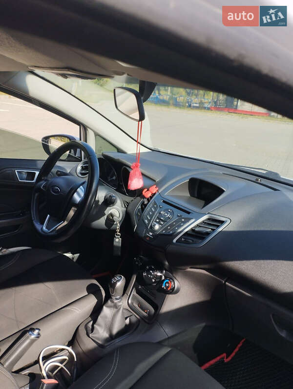 Хэтчбек Ford Fiesta 2016 в Виннице