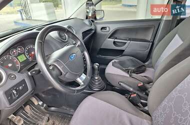 Хэтчбек Ford Fiesta 2007 в 