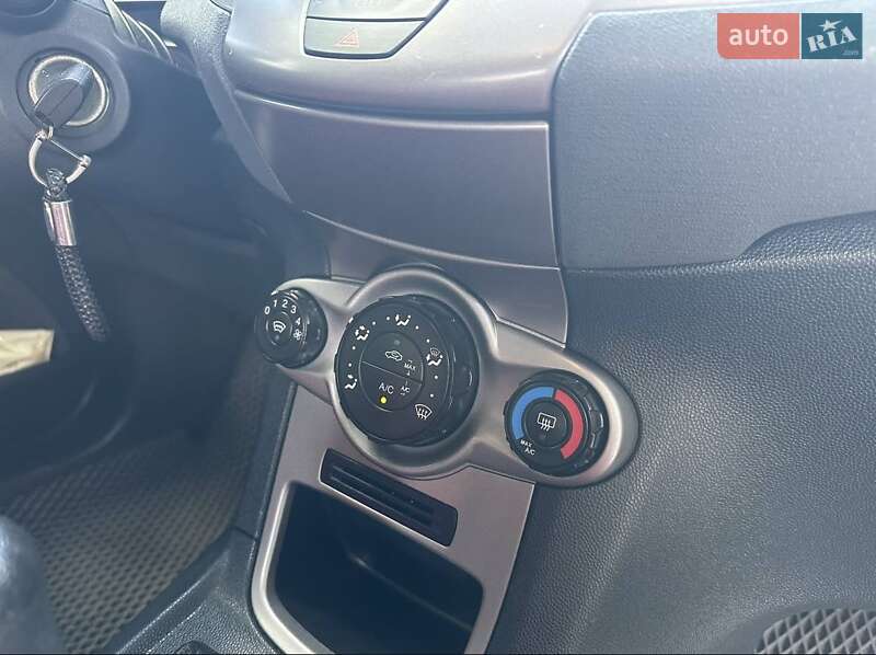 Хетчбек Ford Fiesta 2011 в Вінниці фото 2 Хетчбек Ford Fiesta 2011 в Вінниці