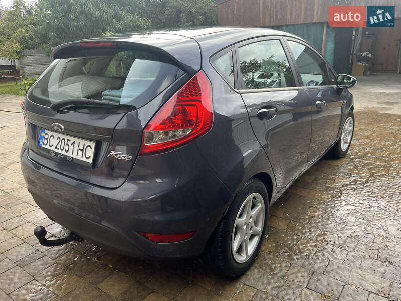 Хэтчбек Ford Fiesta 2012 в Львове