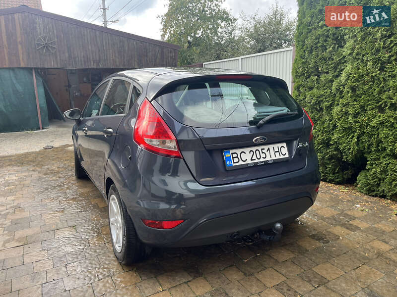 Хэтчбек Ford Fiesta 2012 в Львове