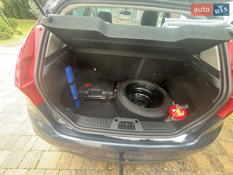 Хэтчбек Ford Fiesta 2012 в Львове