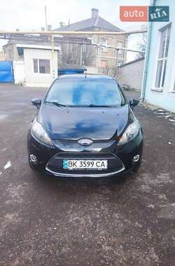 Хетчбек Ford Fiesta 2011 в 