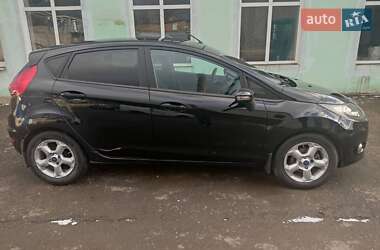 Хетчбек Ford Fiesta 2011 в 