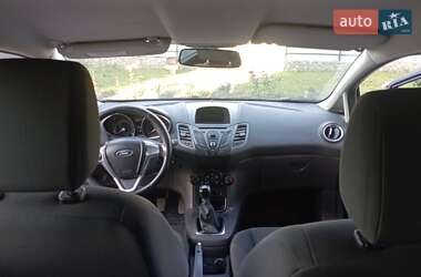 Хэтчбек Ford Fiesta 2013 в 