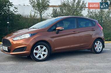 Хетчбек Ford Fiesta 2015 в Ужгороді