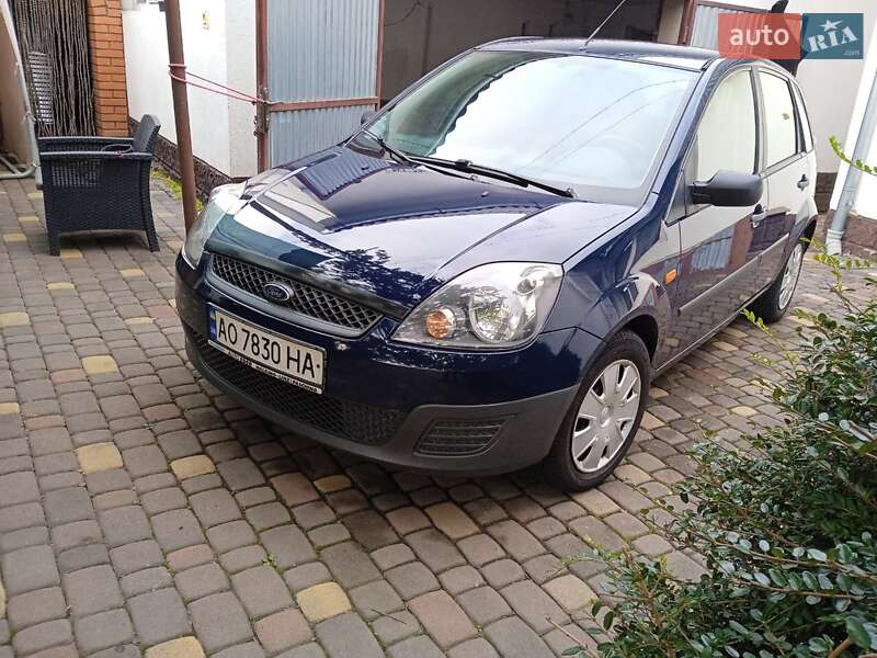 Хэтчбек Ford Fiesta 2008 в Мукачево