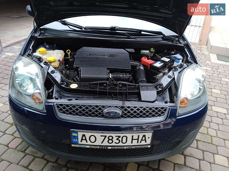 Хэтчбек Ford Fiesta 2008 в Мукачево