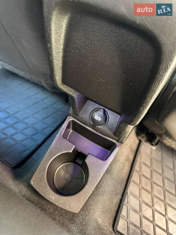 Седан Ford Fiesta 2014 в Сумах