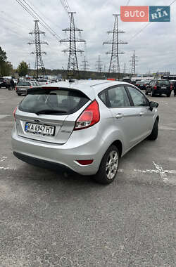 Хэтчбек Ford Fiesta 2016 в 
