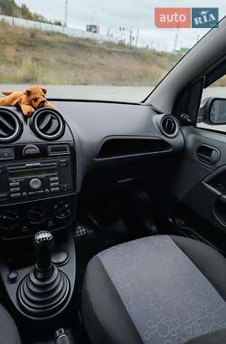 Хэтчбек Ford Fiesta 2008 в 