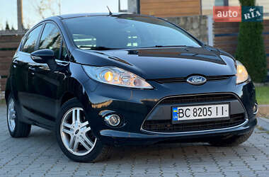 Хэтчбек Ford Fiesta 2012 в 