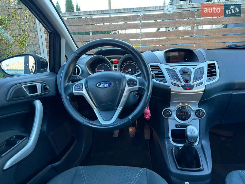 Хэтчбек Ford Fiesta 2012 в Львове фото 28 Хэтчбек Ford Fiesta 2012 в Львове