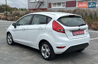 Хэтчбек Ford Fiesta 2010 в 