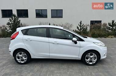 Хэтчбек Ford Fiesta 2010 в 