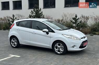 Хэтчбек Ford Fiesta 2010 в 