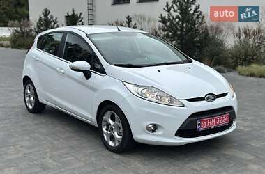 Хэтчбек Ford Fiesta 2010 в 
