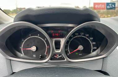 Хэтчбек Ford Fiesta 2010 в 