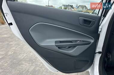 Хэтчбек Ford Fiesta 2010 в 